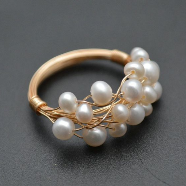 Bague Vintage avec des Perles Lumineuses