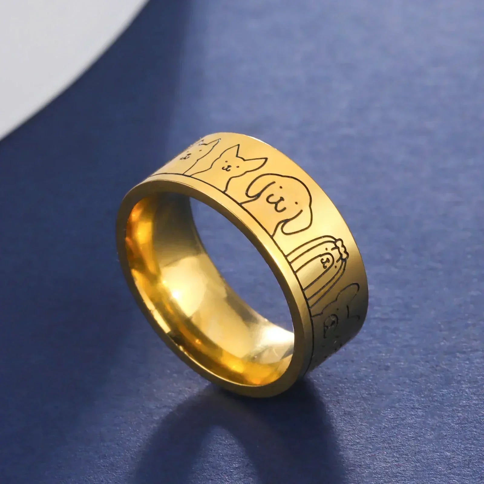 Bague large en acier inoxydable avec motifs de chien – Design gravé pour femme