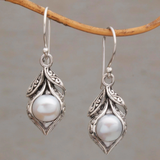 Boucles d'oreilles en argent vintage avec perles pendantes
