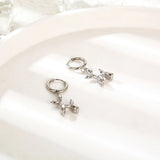 Boucles d'oreilles miniatures en forme de chien – Créoles dorées avec pendentif de chien amusant