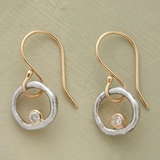 Boucles d'oreilles rétro en or et en argent avec zirconium