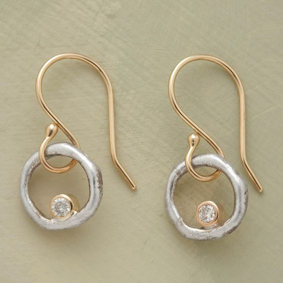 Boucles d'oreilles rétro en or et en argent avec zirconium