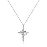 Collier avec croix et couronne en diamants
