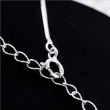 Collier avec lune suspendue et chat