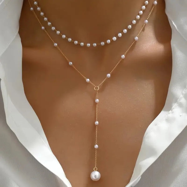 Collier de perles à deux rangs avec pendentifs