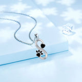 Collier en forme de cœur et motif d'amour infini avec empreinte