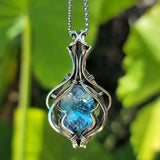 Collier rétro argenté bleu