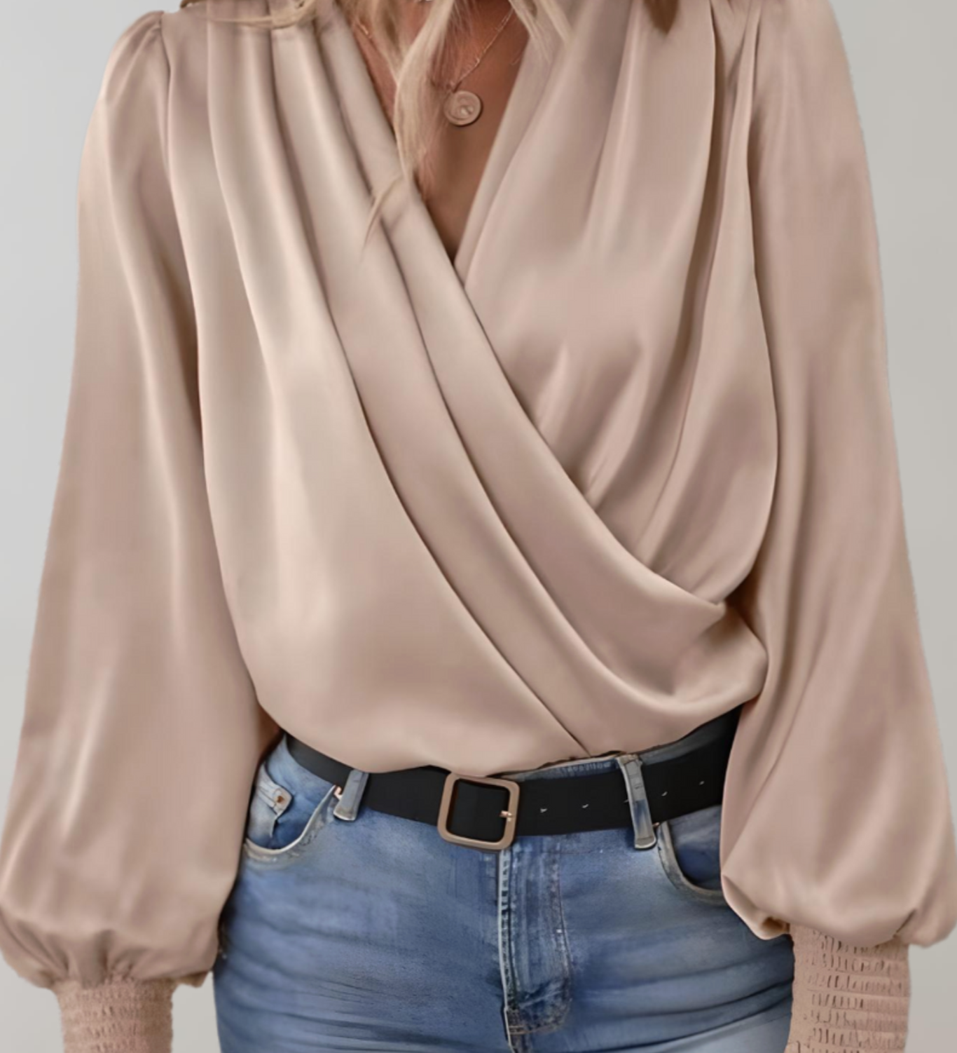 Quinn | Blouse Élégante à Manches Longues avec Décolleté en V