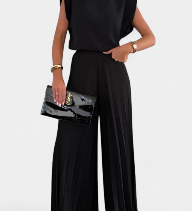 Liora Ensemble de Deux Pièces avec Top Structuré et Pantalon Plissé