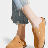 Aubree Sabots Unisex en Daim avec Boucle Ajustable