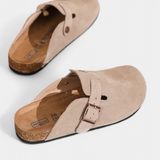 Aubree Sabots Unisex en Daim avec Boucle Ajustable