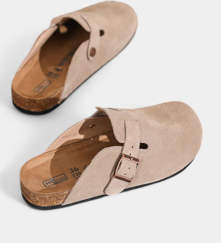 Aubree Sabots Unisex en Daim avec Boucle Ajustable